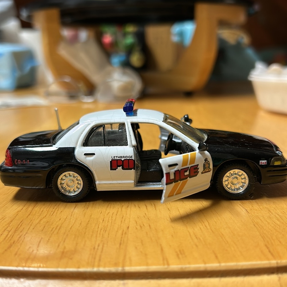 Lethbridge Police Car - Picture 6 of 11